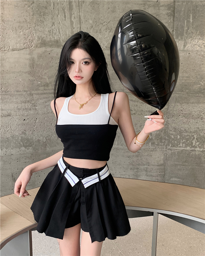 Pseudo-two black-white tops collocation high waist vest