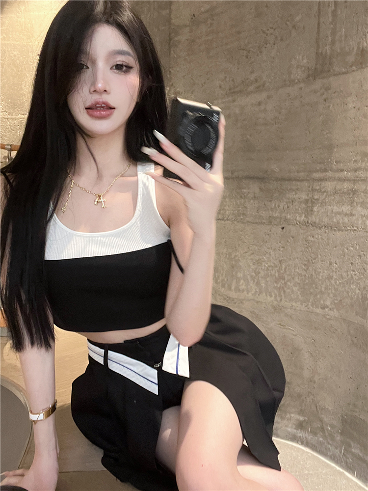 Pseudo-two black-white tops collocation high waist vest