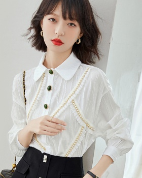 White shirt fashion and elegant chiffon shirt for women