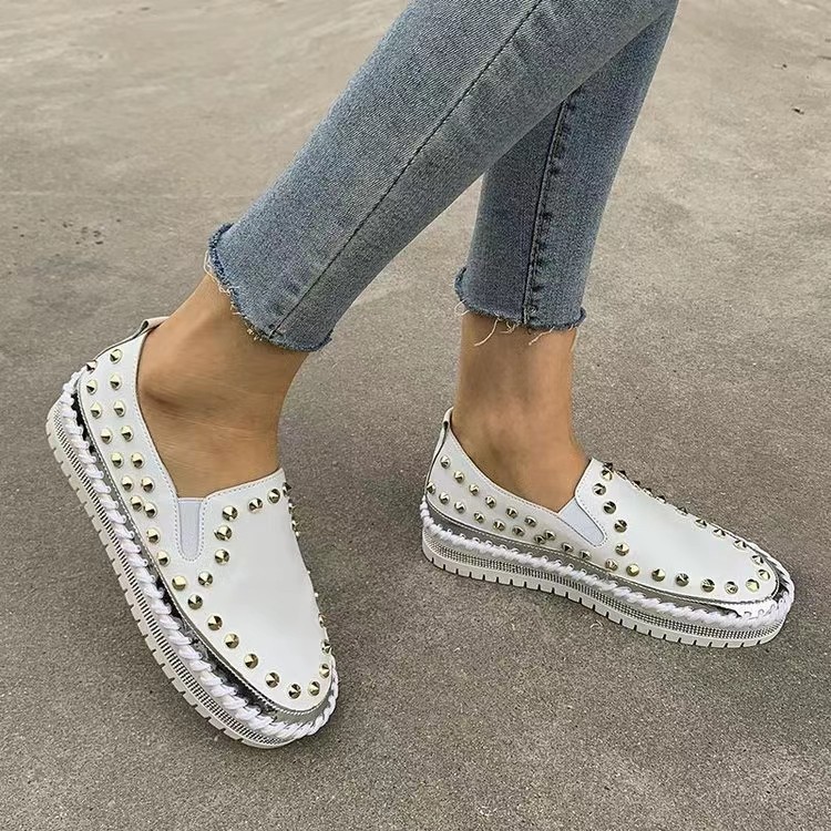 Rivet flat Casual loafers thick crust large yard spring shoes