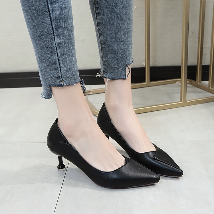 Wear pointed shoes low high-heeled shoes for women