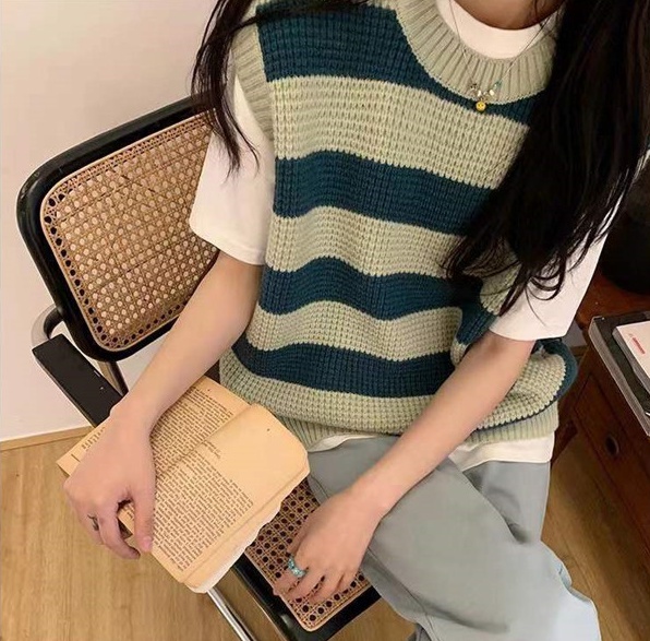 Thick stripe waistcoat sweater for women