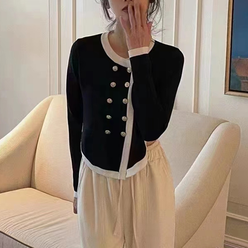 Ladies fashion and elegant coat autumn knitted tops