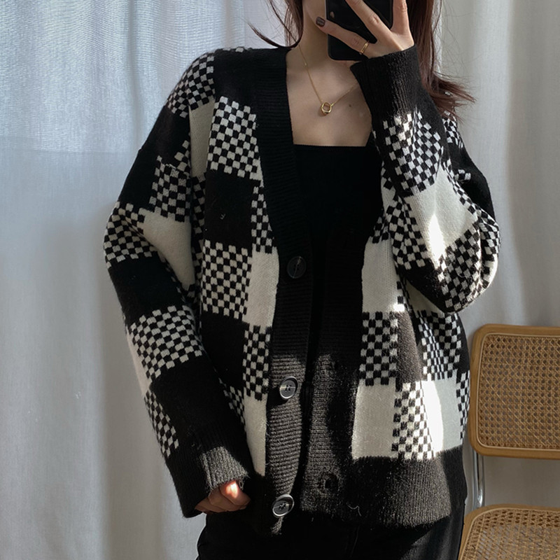 Temperament knitted cardigan loose black-white coat