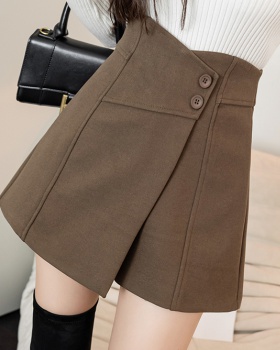 Wide leg woolen shorts wears outside casual pants for women