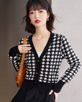 Knitted cardigan black-white thin coat for women