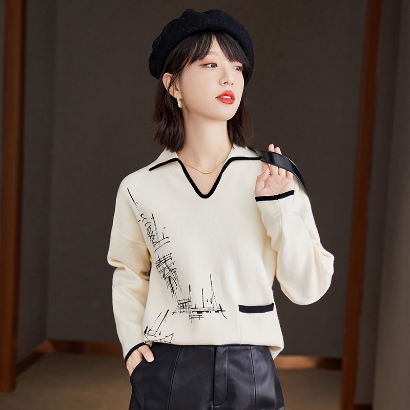 Loose autumn printing ink apricot V-neck sweater