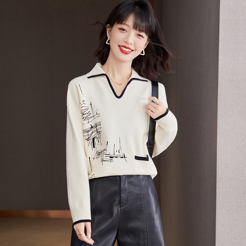 Loose autumn printing ink apricot V-neck sweater