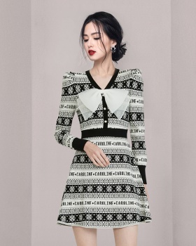 Knitted autumn and winter bow retro jacquard dress
