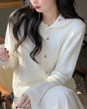 White sweater embroidery cardigan for women