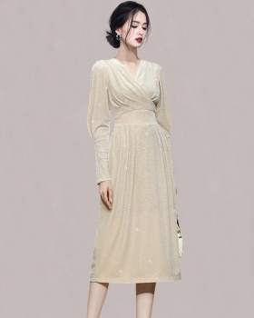 Autumn and winter pinched waist V-neck long folds dress
