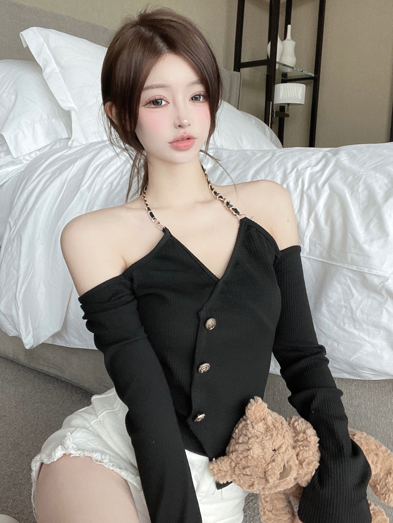 Unique slim sexy knitted halter flat shoulder tops