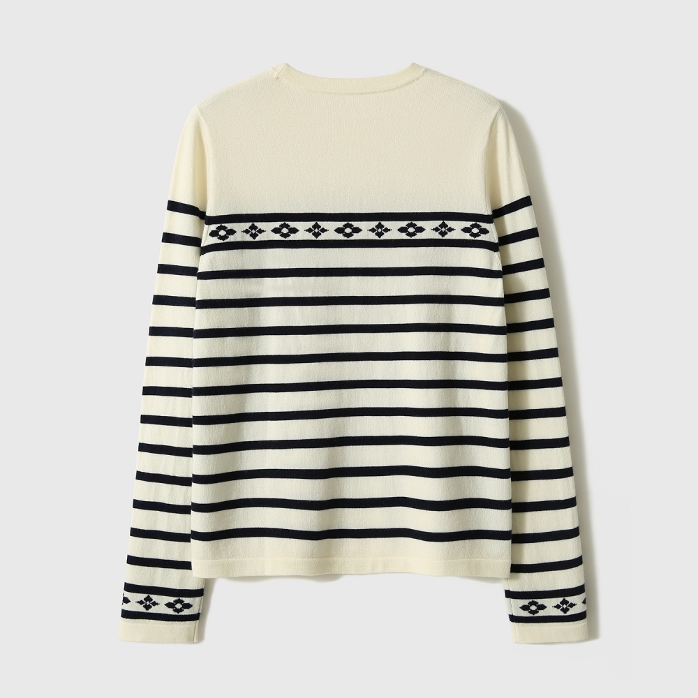 Knitted round neck autumn and winter tops for women