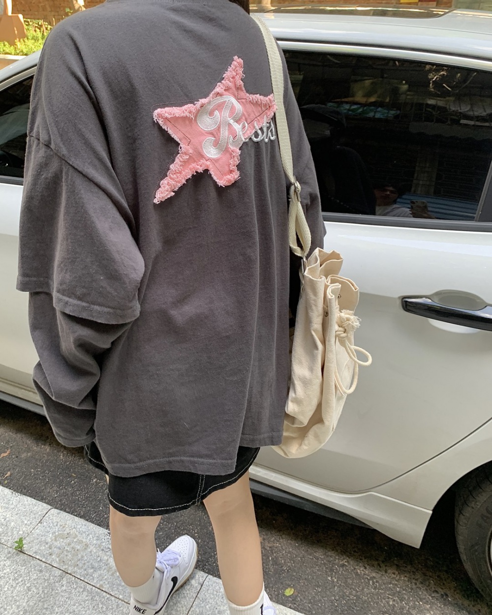 Pseudo-two washed stars burr embroidery hoodie