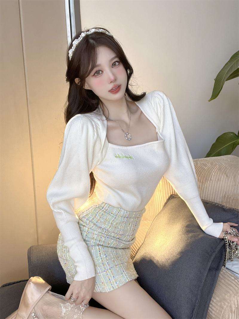 Long sleeve wavy collar Pseudo-two wrapped chest sweater