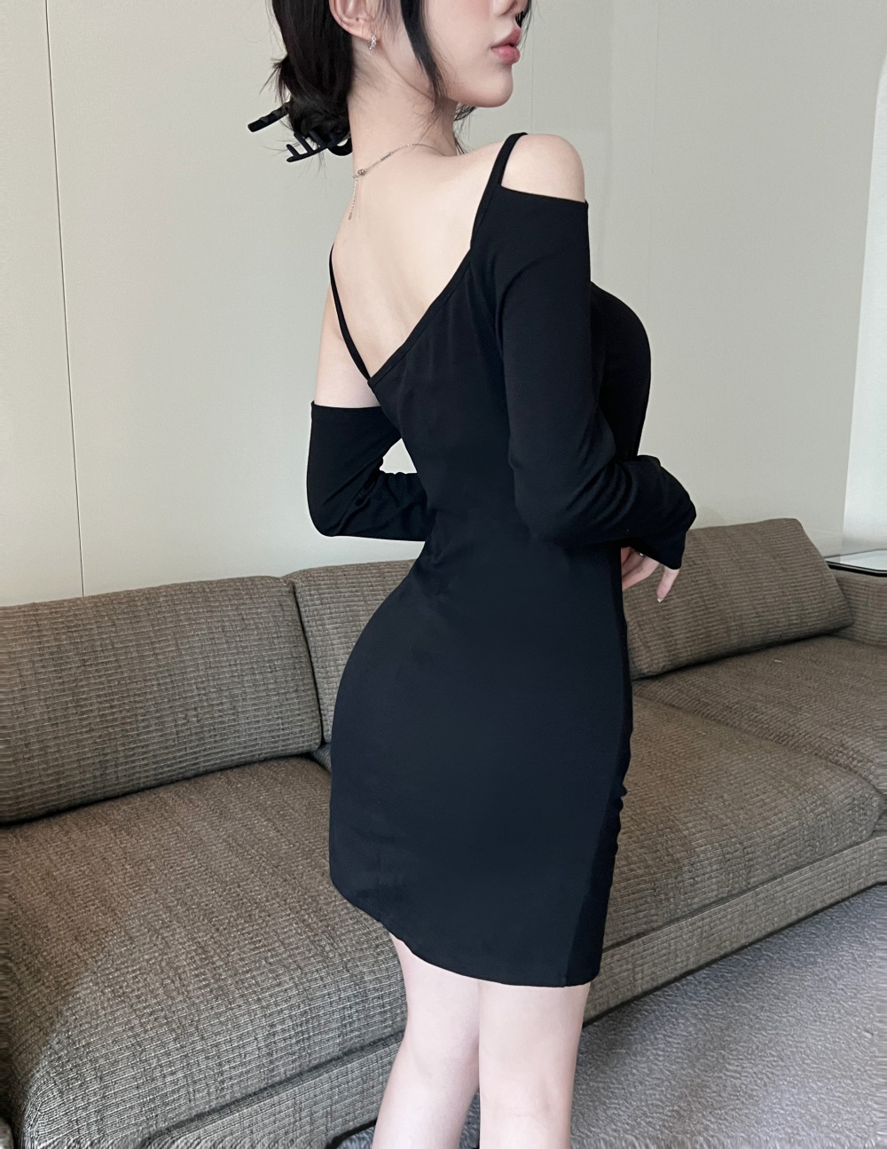 Low-cut sexy package hip tight irregular bottoming dress