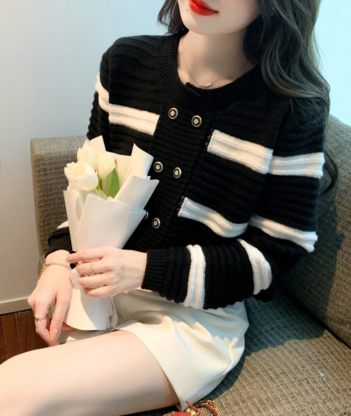 Autumn and winter sweater tops for women