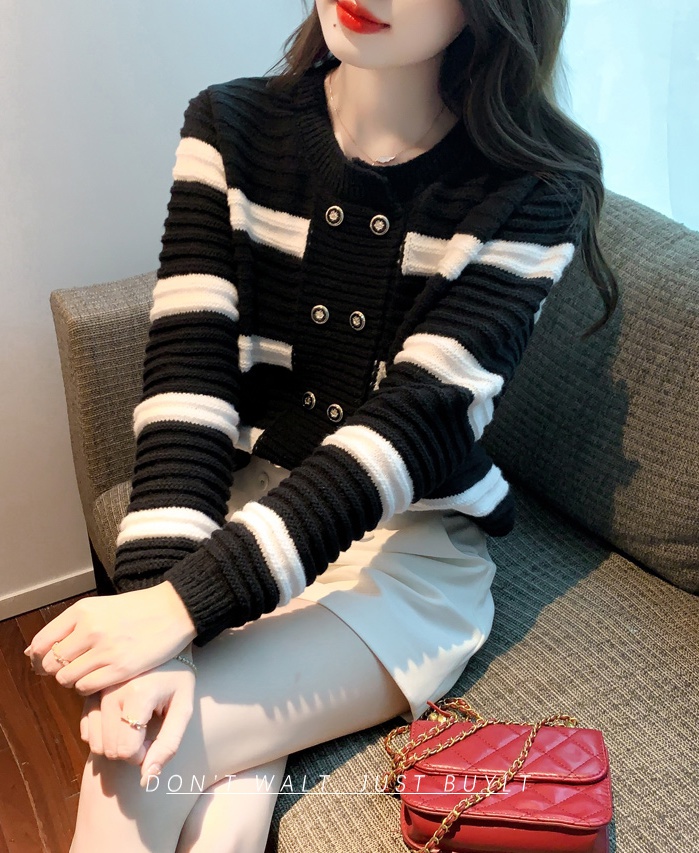Autumn and winter sweater tops for women