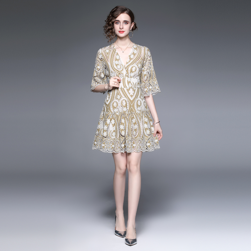 Autumn France style retro lace hollow V-neck embroidery dress