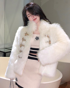 Fashion and elegant fur coat winter coat for women