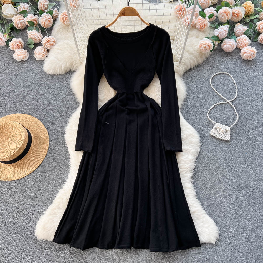 Slim knitted Pseudo-two pleated temperament dress