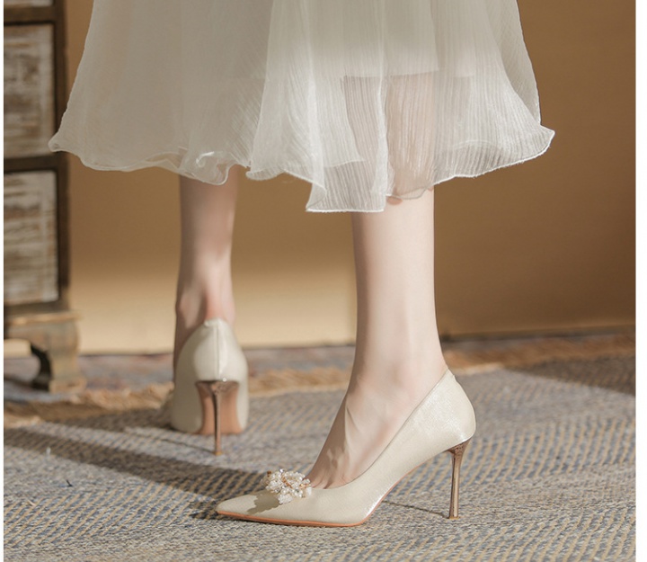Fine-root bride wear wedding dress pointed low shoes