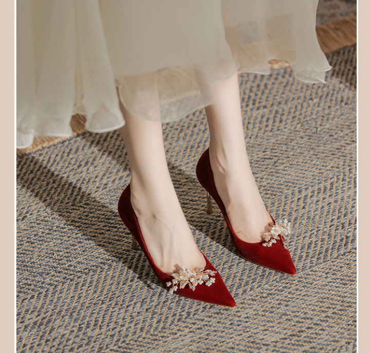 Low bride wedding shoes wear high-heeled shoes