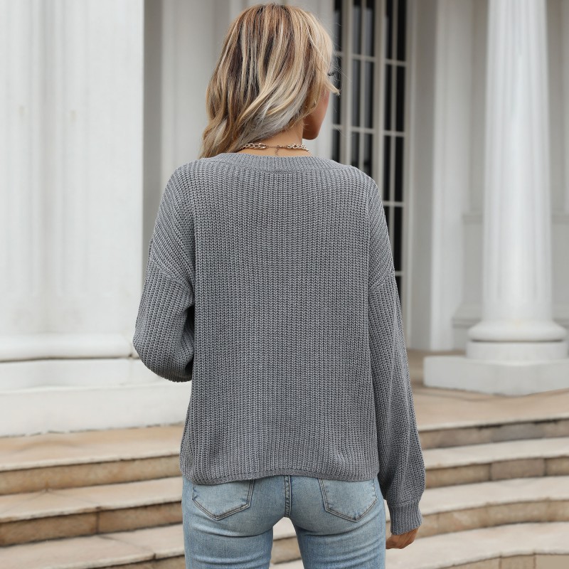 Autumn fashion wears outside V-neck sweater for women