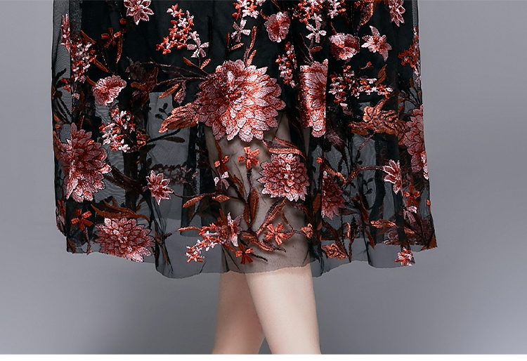 Retro splice embroidery autumn dress