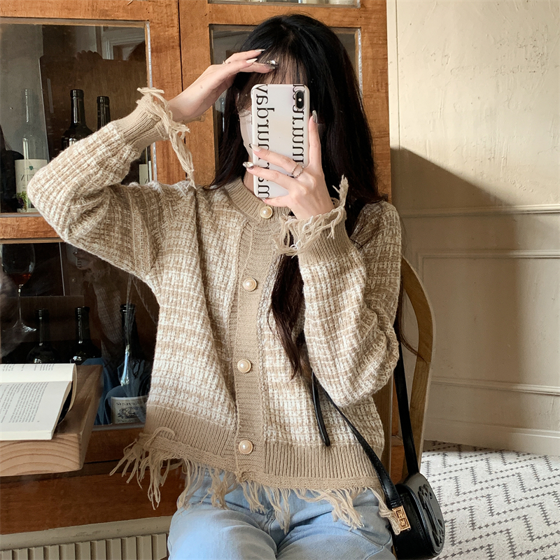 Fashion and elegant autumn and winter coat round neck sweater