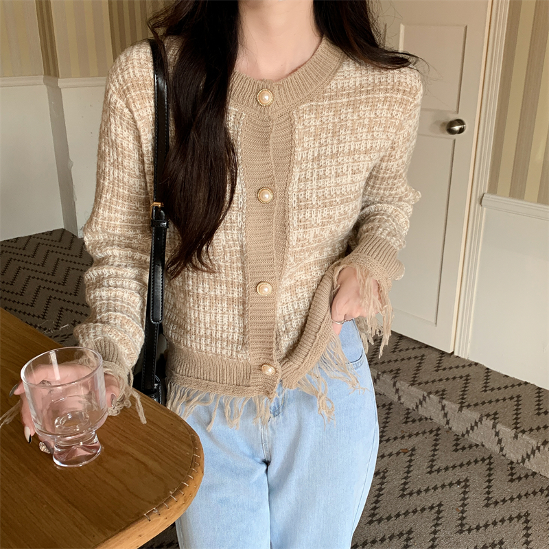 Fashion and elegant autumn and winter coat round neck sweater