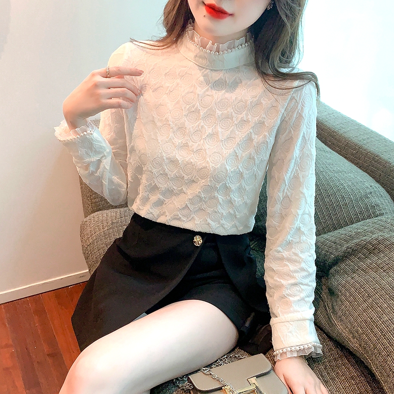Unique small shirt bottoming shirt for women