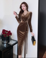 Pinched waist velvet bottoming autumn and winter dress