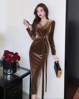 Pinched waist velvet bottoming autumn and winter dress