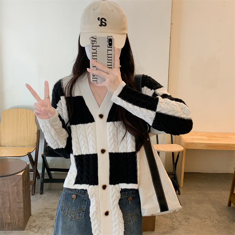 Loose fashion cardigan V-neck autumn and winter sweater