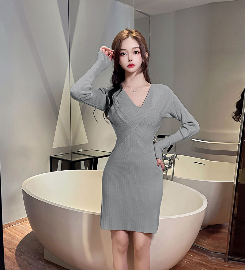 Autumn knitted bottoming tight package hip V-neck dress