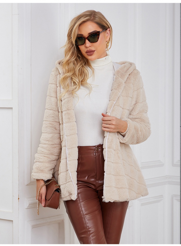 Faux fur hooded European style autumn and winter coat