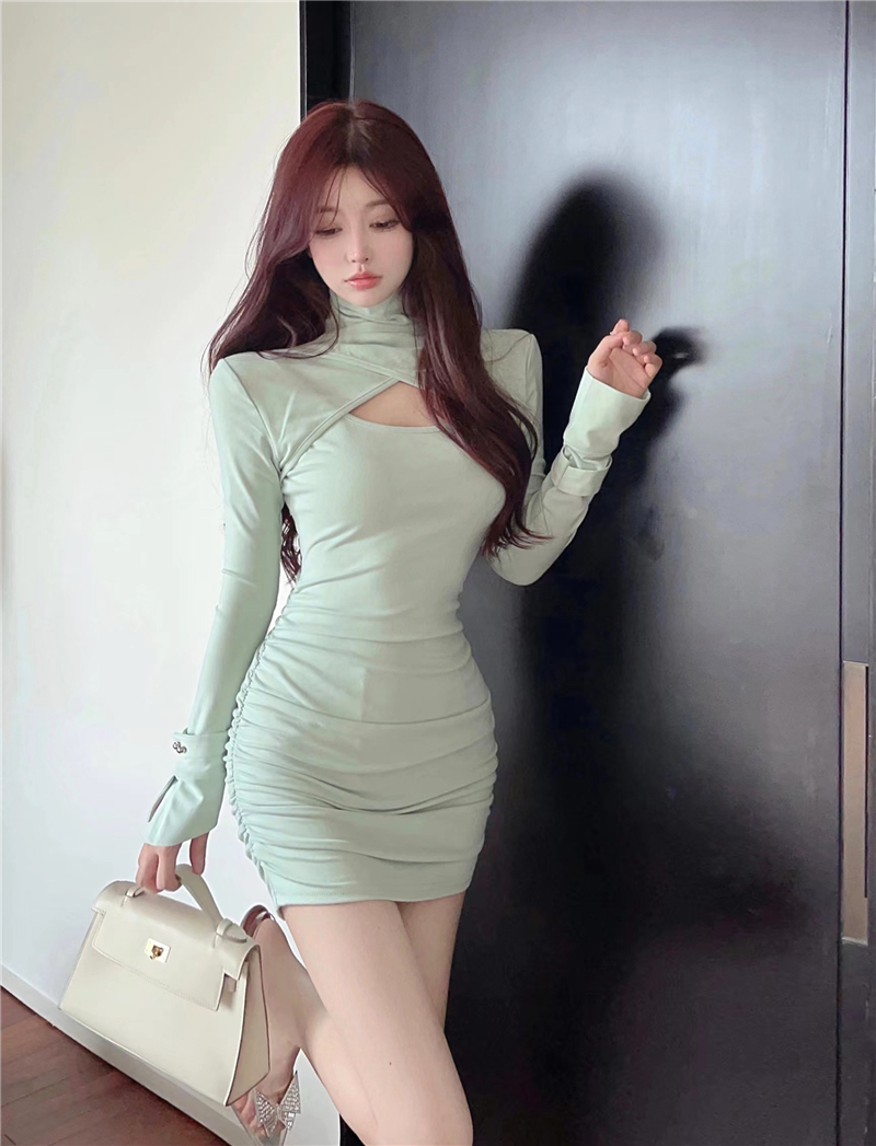Bottoming hollow package hip halter Western style fold dress