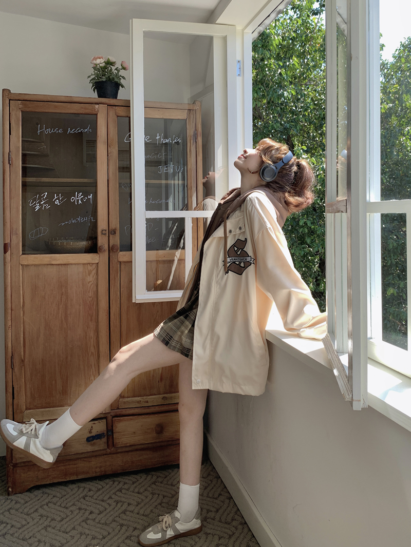 Pseudo-two autumn and winter jacket embroidery coat