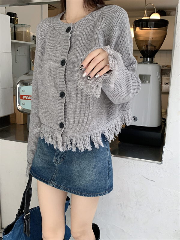 Autumn and winter round neck long sleeve tassels sweater