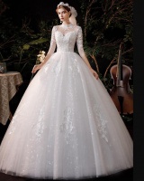 Court style bride floor length luxurious wedding dress