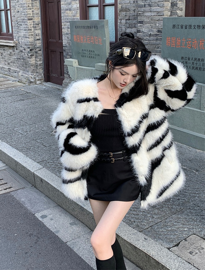 Autumn and winter elmo zebra retro faux fur coat