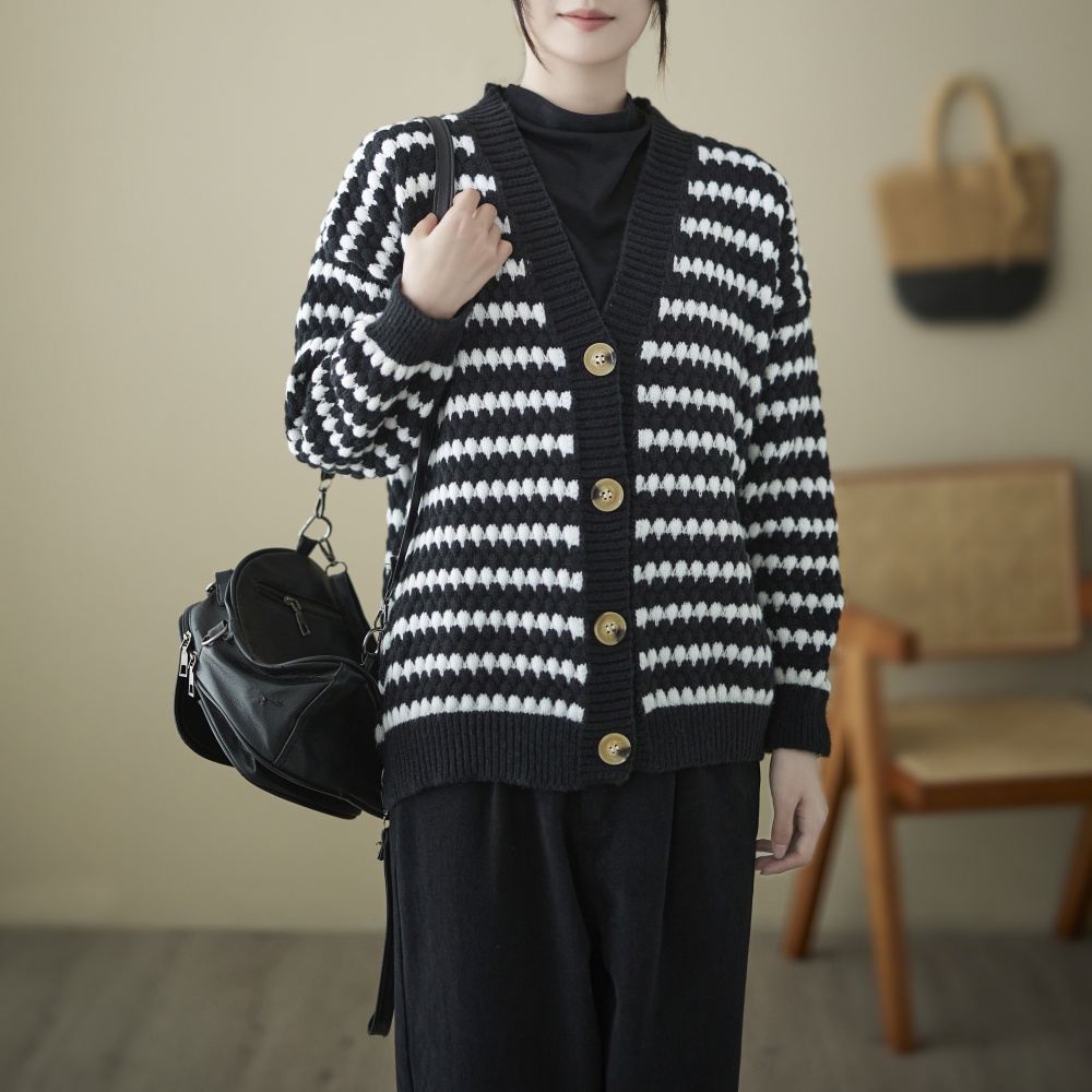 Loose autumn and winter cardigan for women