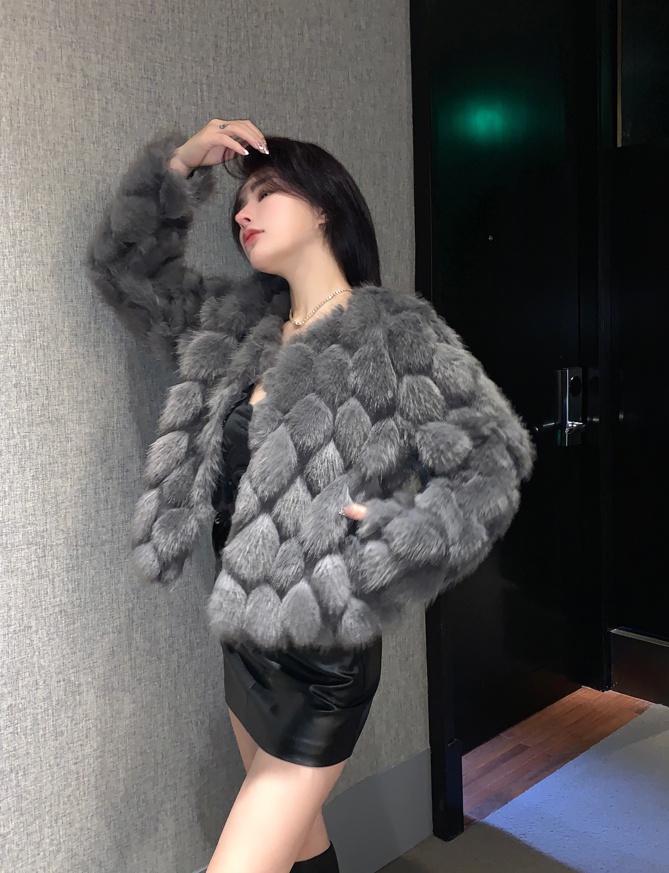 Elmo short overcoat imitation of fox fur light coat