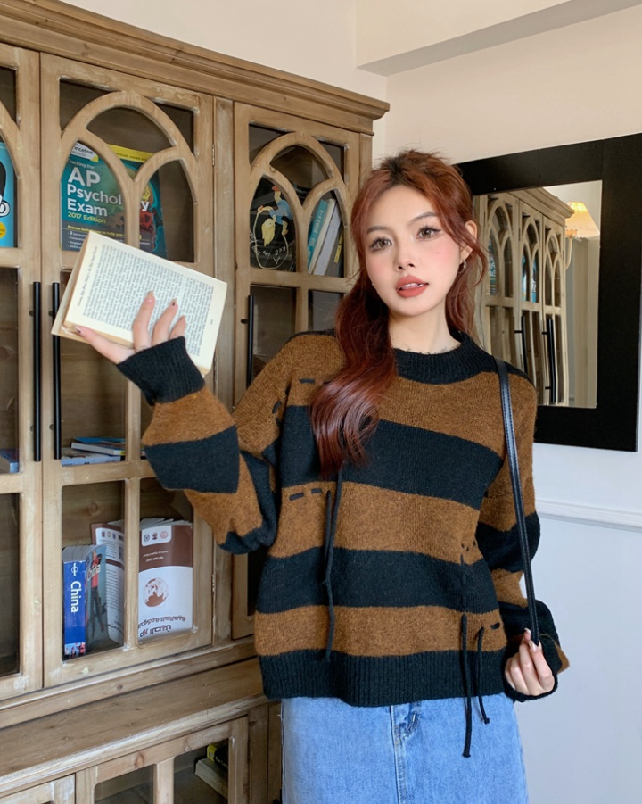 Pullover knitted stripe round neck sweater