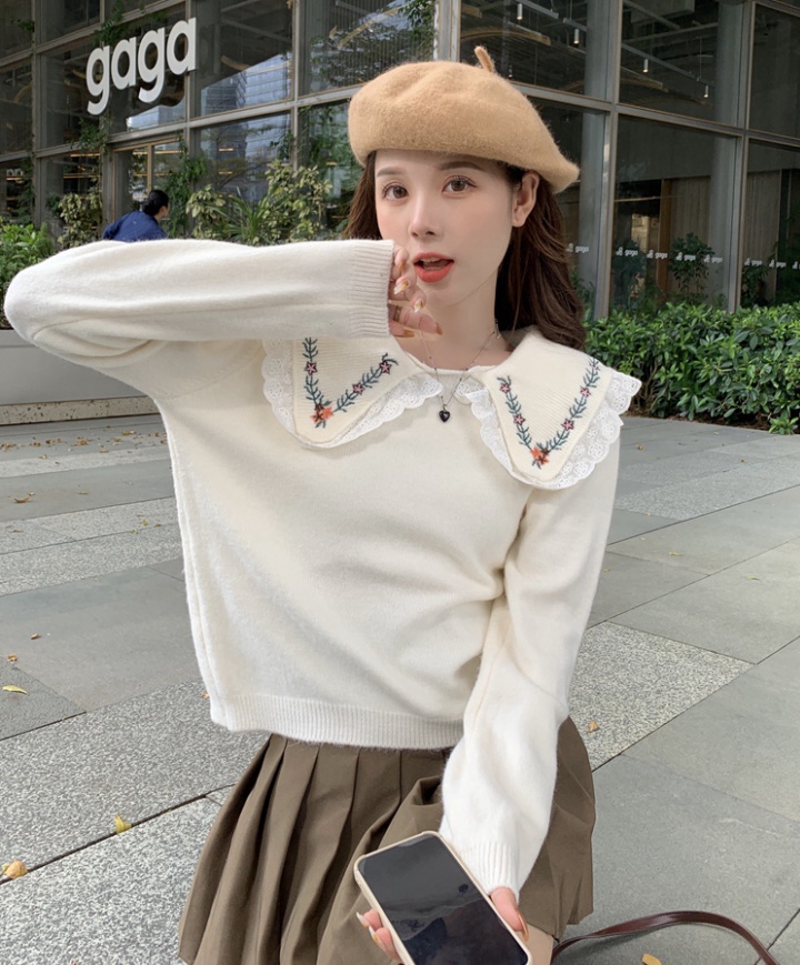 Tender pure autumn and winter embroidery Japanese style sweater