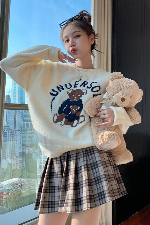 Autumn and winter round neck all-match cubs sweater