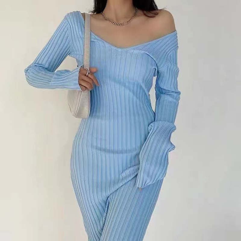 Wear knitted V-neck bottoming long strapless dress