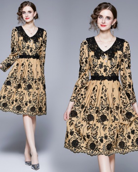 Long sleeve embroidered flowers ladies France style dress