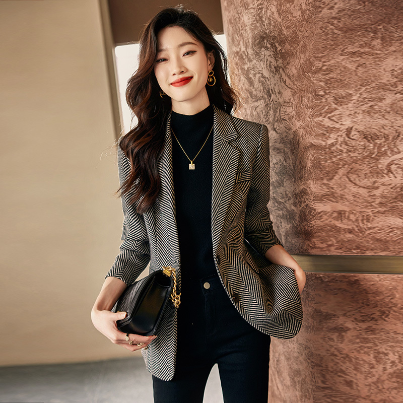 Fashionable business suit autumn and winter coat for women